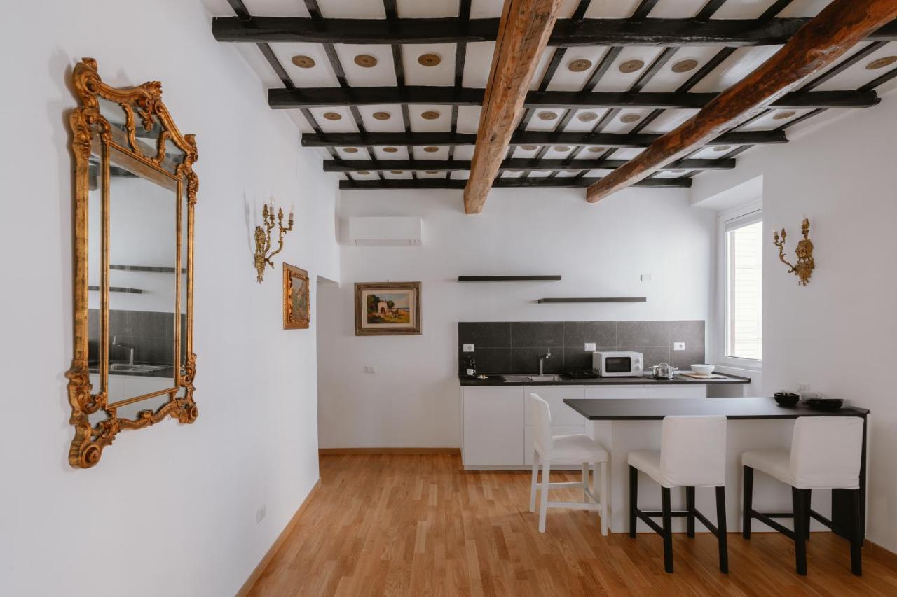 Charming Frattina - 2 Bathrooms New Apartment Рим Екстериор снимка